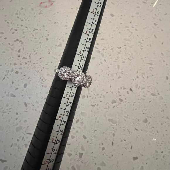 Sterling silver ring with cubic zirconia - Picture 4 of 4